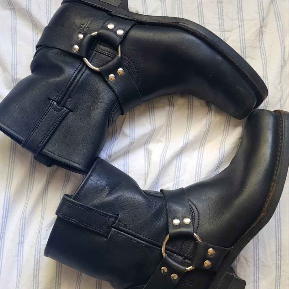 Frye 8r harness boot black size 10 womens